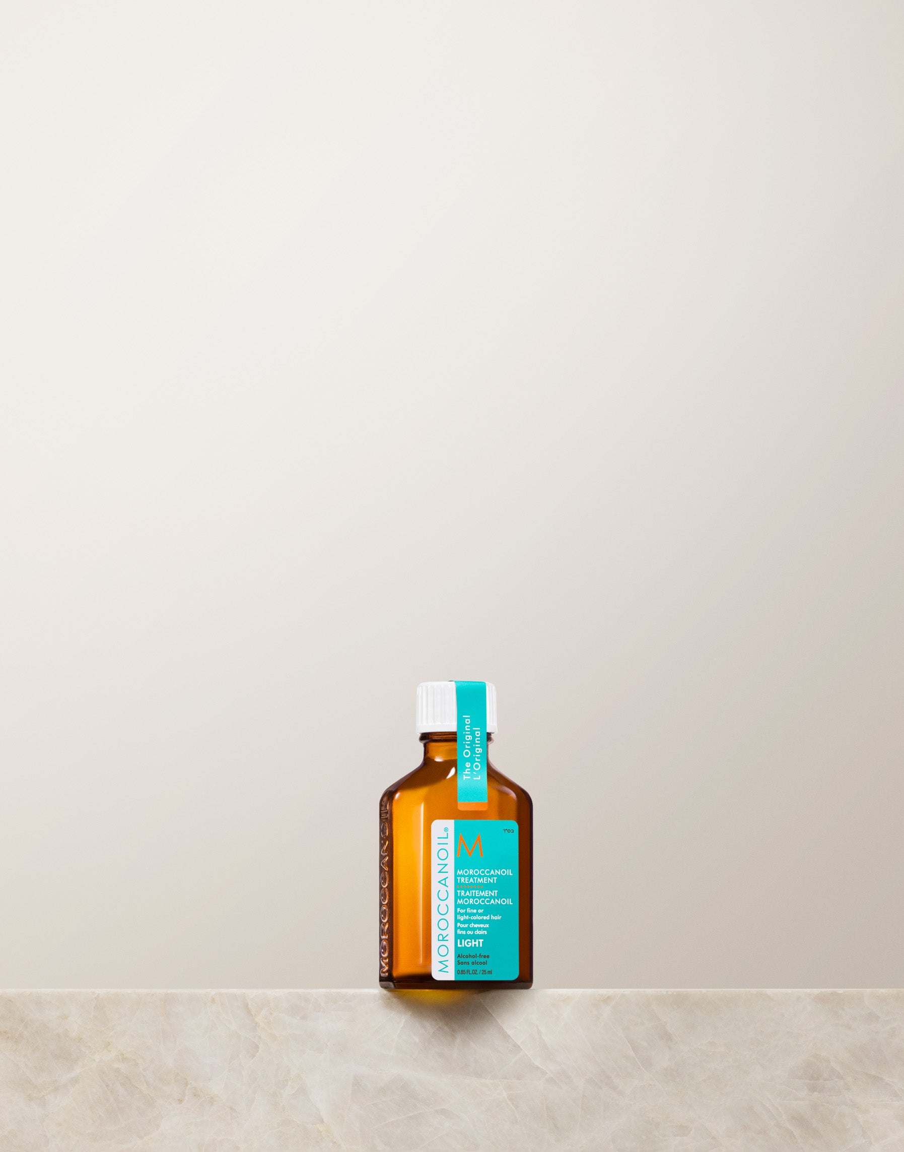 Dầu dưỡng tóc sáng màu Moroccanoil Treatment Light