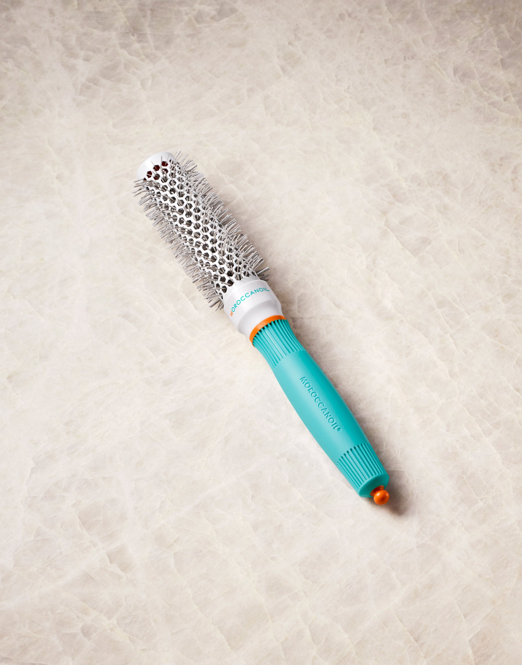 Skip to the beginning of the images gallery Lược tròn gốm Ceramic Round Brush